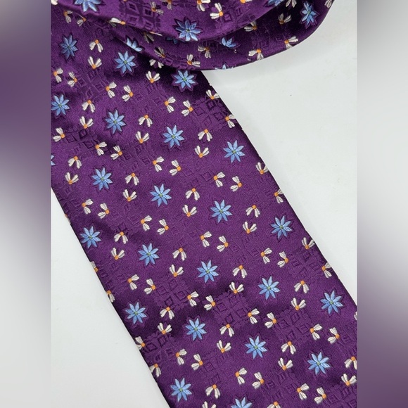 Jos A Bank Mens 100% Silk Purple Floral Necktie - Picture 2 of 4